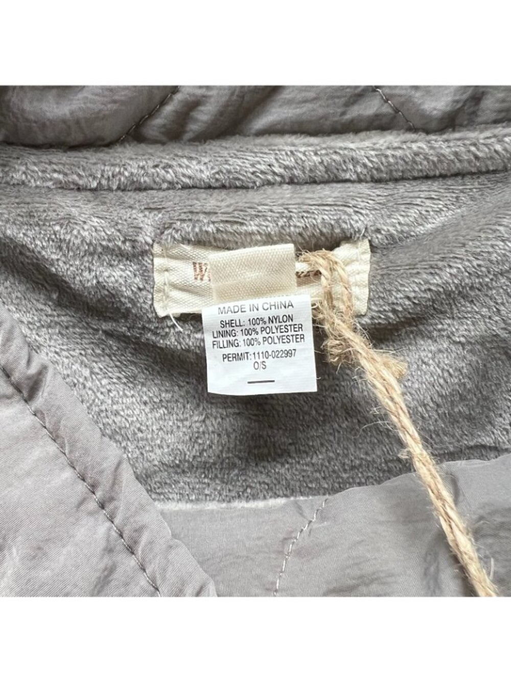 World Market Quilted Fleece Cowl Neck Poncho Womens One Size Oversized Boxy Gray - Picture 11 of 13